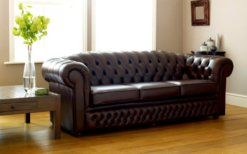 Sofa Chesterfield bahan kulit asli